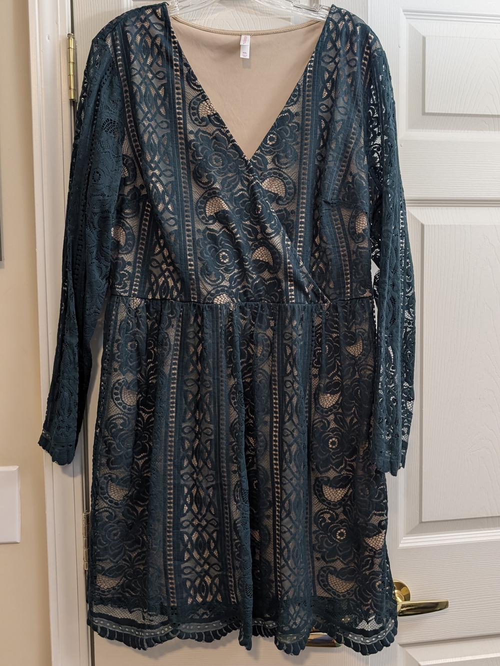 Xhilaration Green Lace V-Neck Long Sleeve Dress